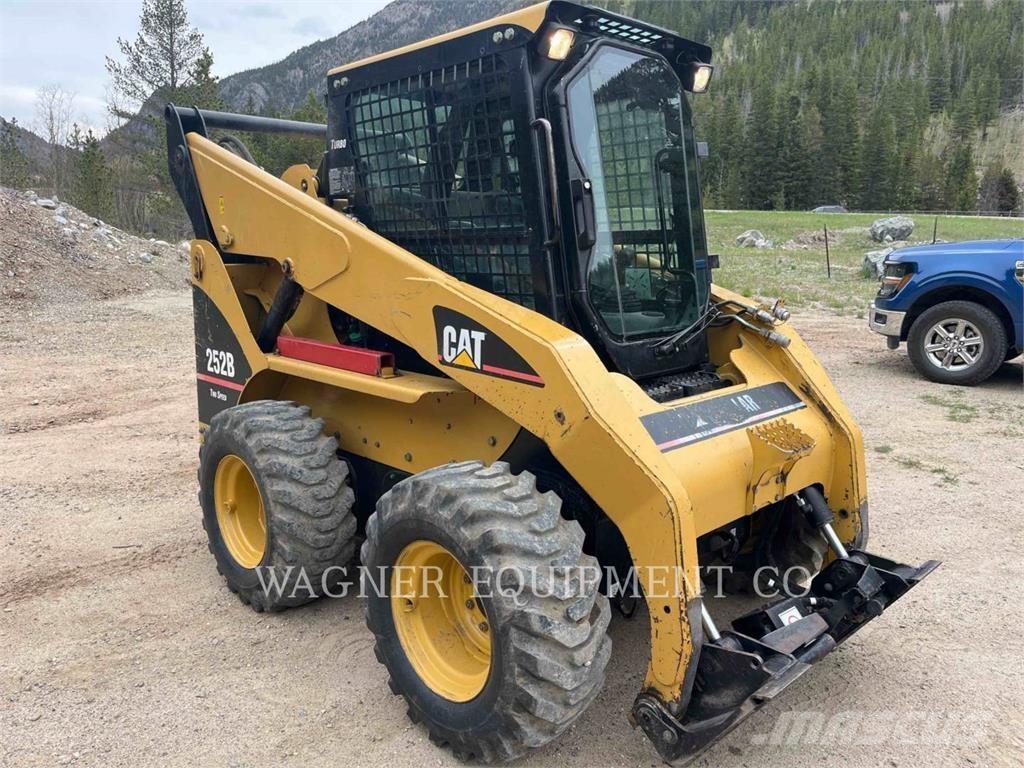CAT 252B Mini Pale Gommate