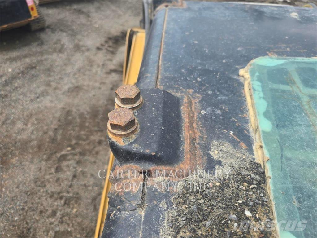 CAT 256C Mini Pale Gommate