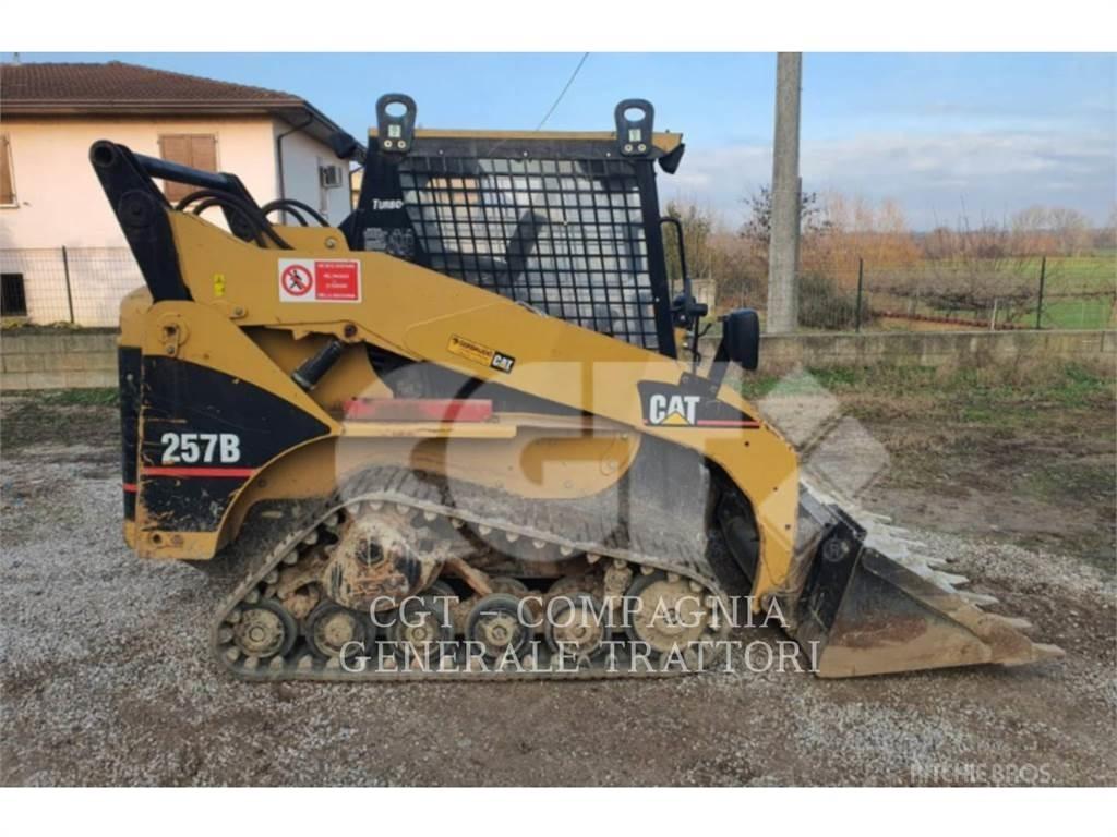 CAT 257B Pale cingolate