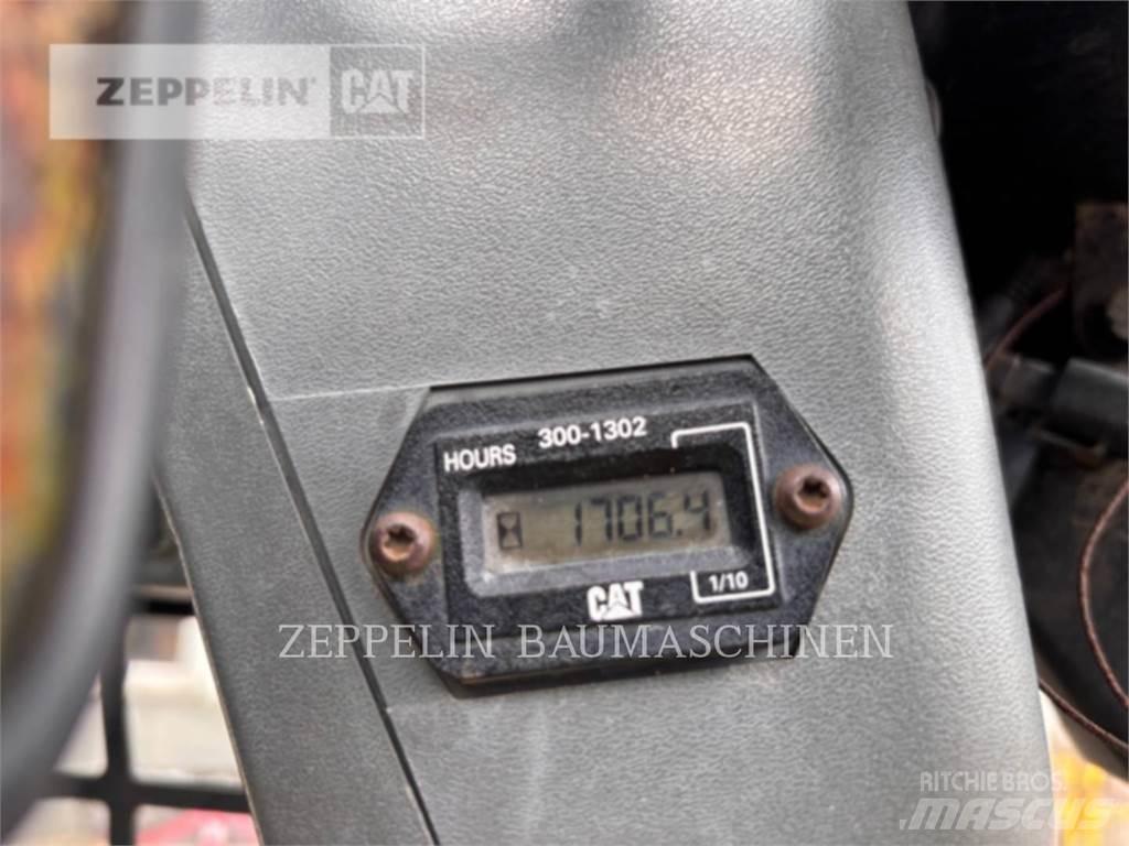 CAT 257B Mini Pale Gommate