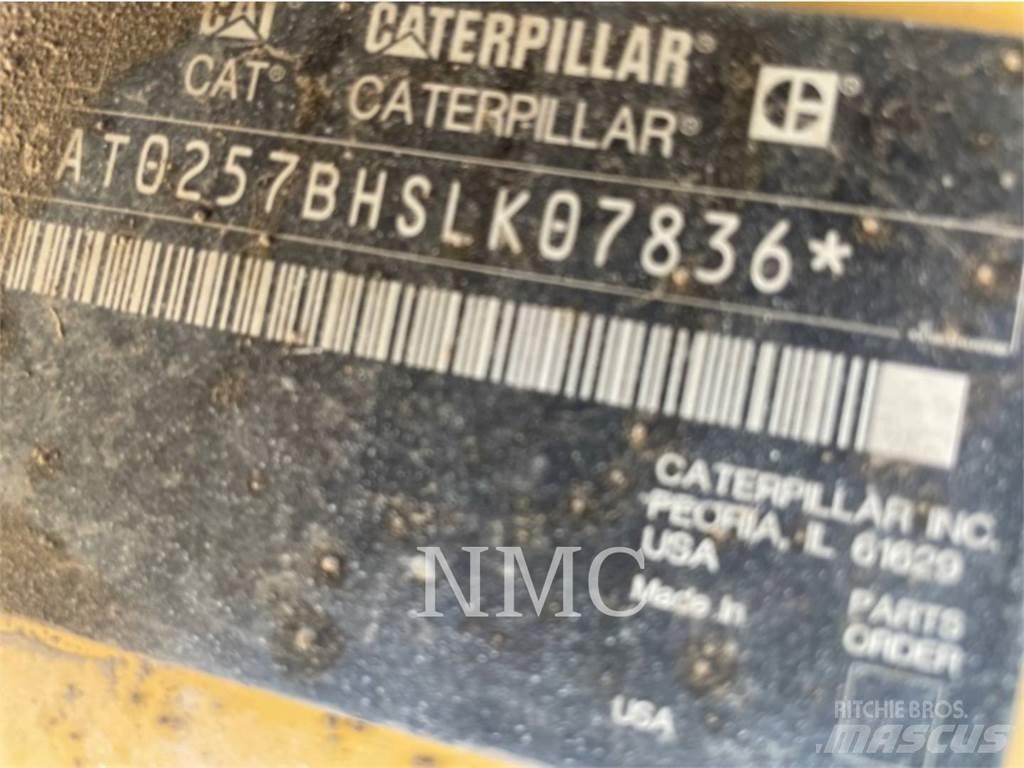 CAT 257B2 Mini Pale Gommate
