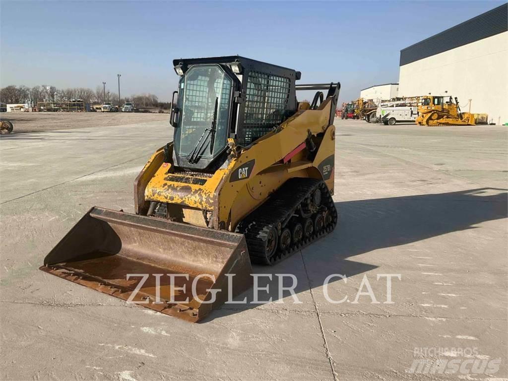 CAT 257B3 Pale cingolate