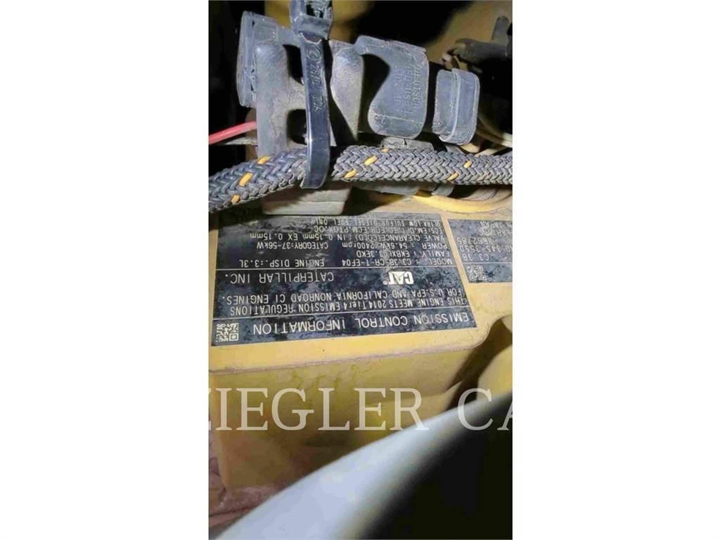 CAT 257D Pale cingolate