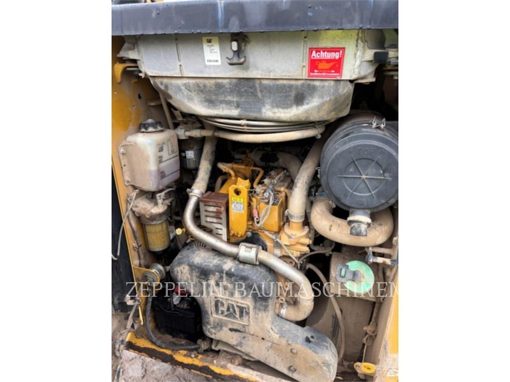 CAT 257D Mini Pale Gommate