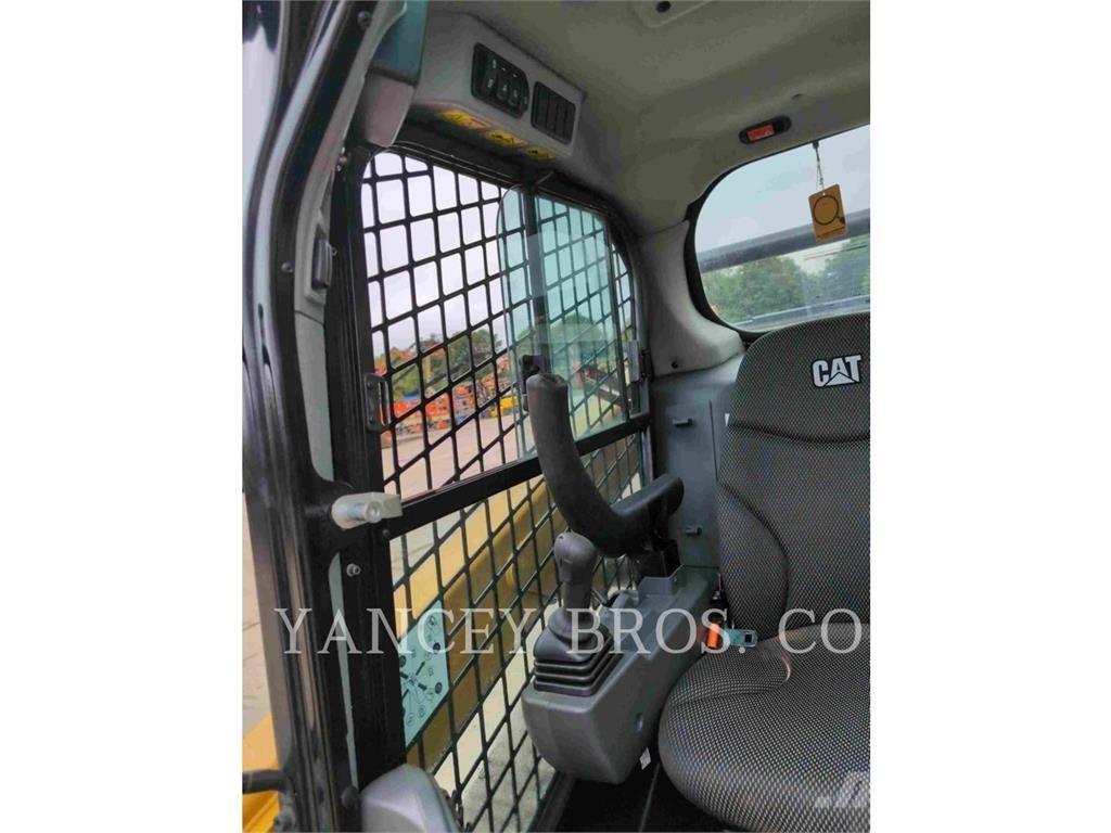 CAT 259 D3 Pale cingolate