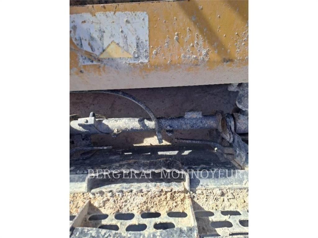 CAT 259D Pale cingolate