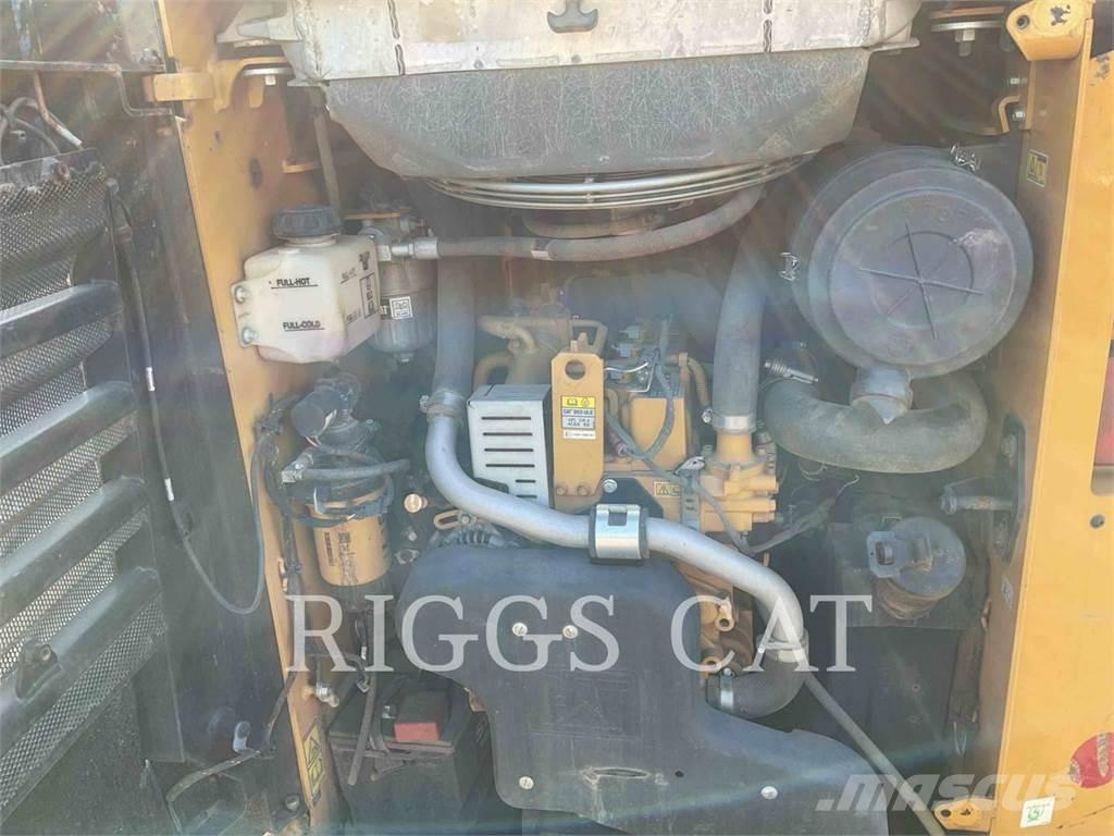 CAT 259D Mini Pale Gommate