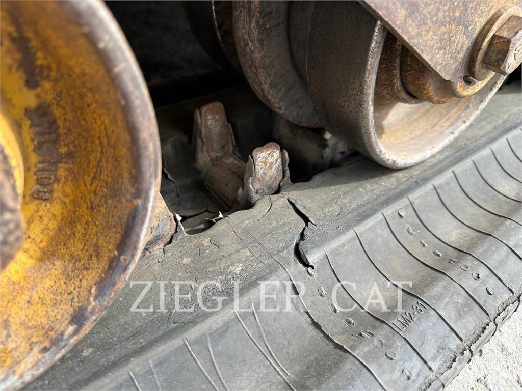 CAT 259D Pale cingolate