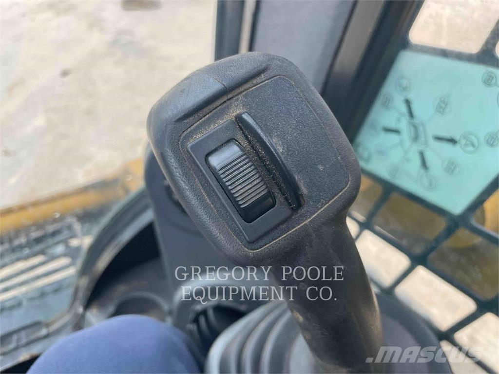 CAT 259D Pale cingolate