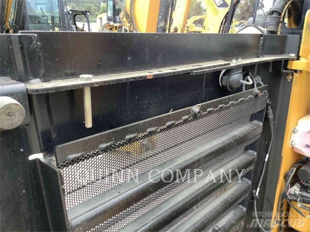 CAT 259D3 Mini Pale Gommate