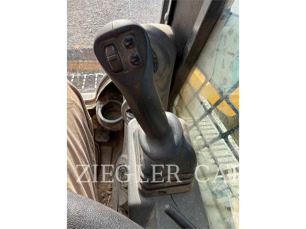 CAT 259D3 Pale cingolate