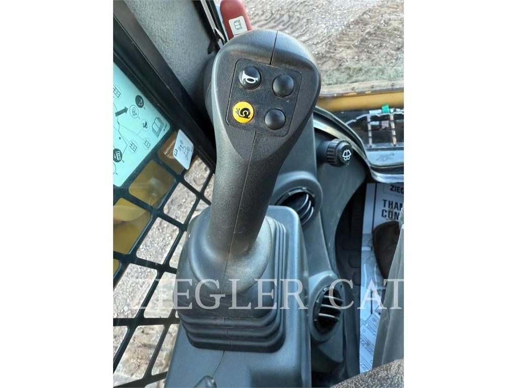 CAT 259D3 Pale cingolate