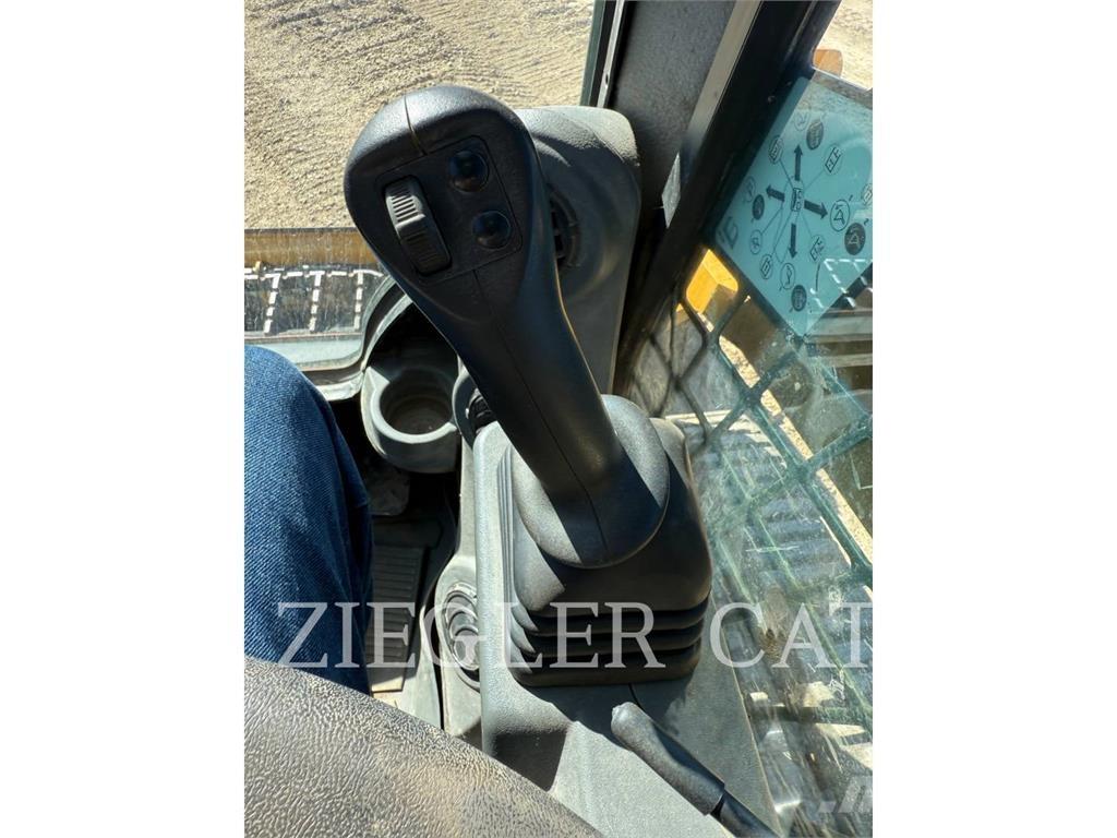 CAT 259D3 Pale cingolate