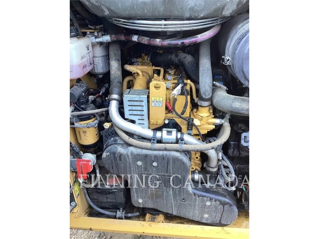 CAT 259D3 Pale cingolate