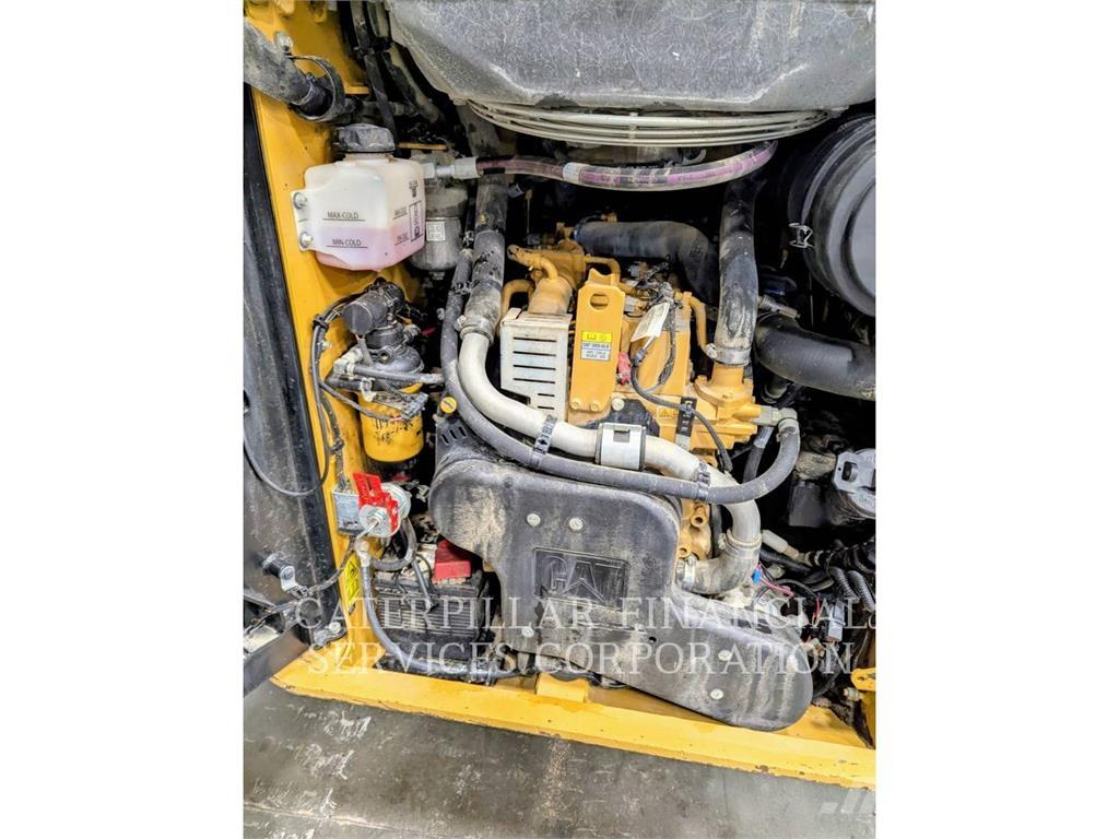 CAT 259D3 Pale cingolate