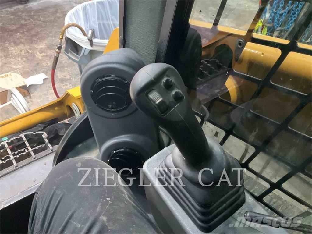 CAT 259D3 Pale cingolate