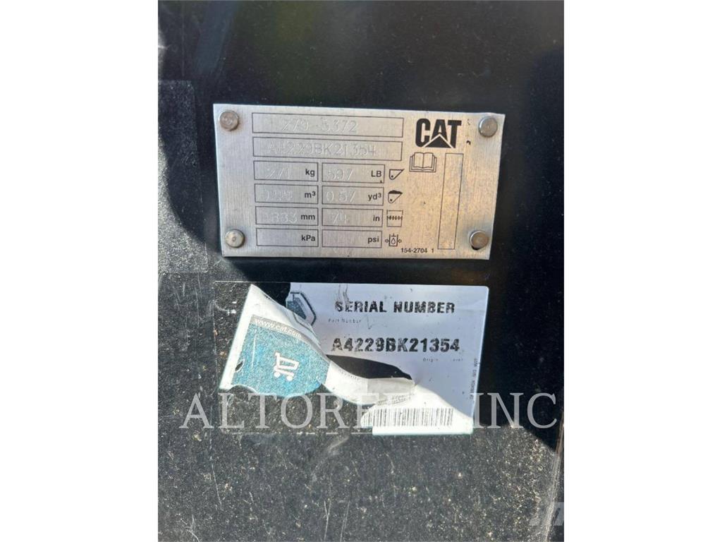 CAT 259D3 Mini Pale Gommate