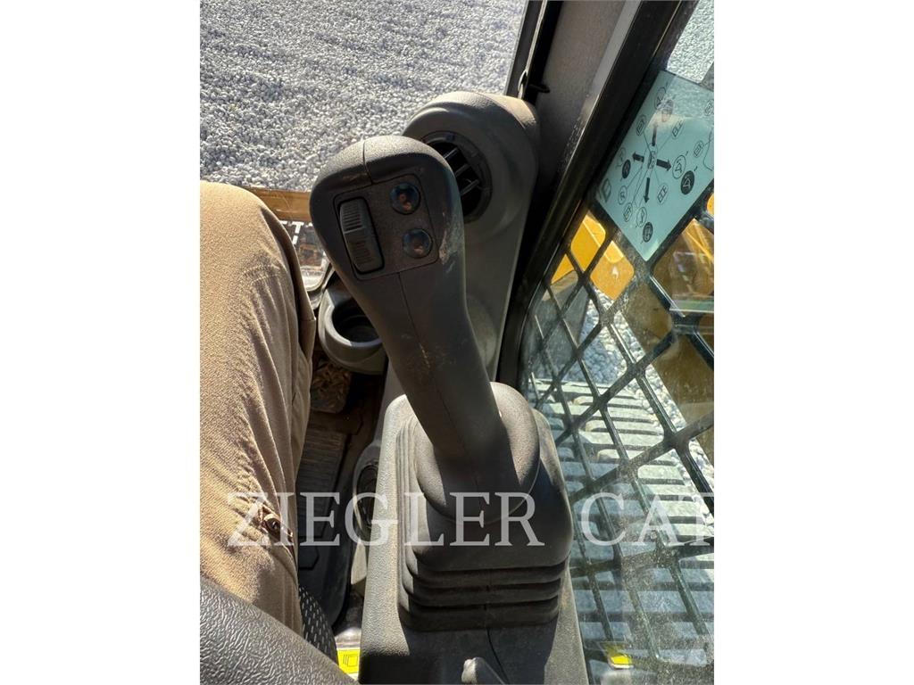 CAT 259D3 Pale cingolate