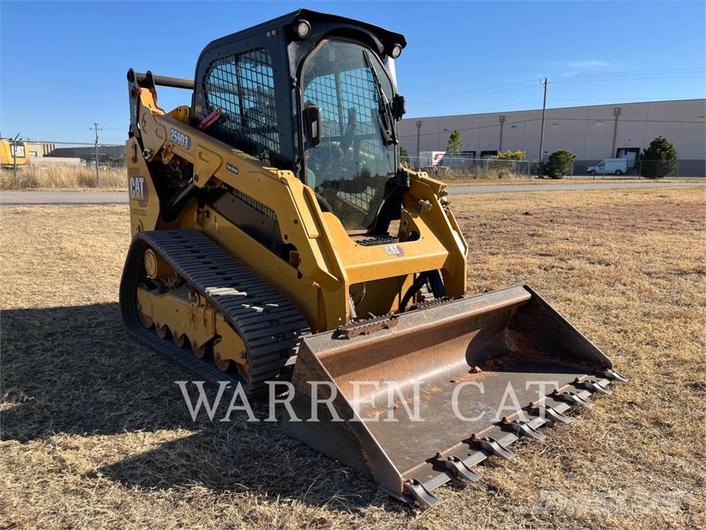 CAT 259D3 C3H2 Pale cingolate