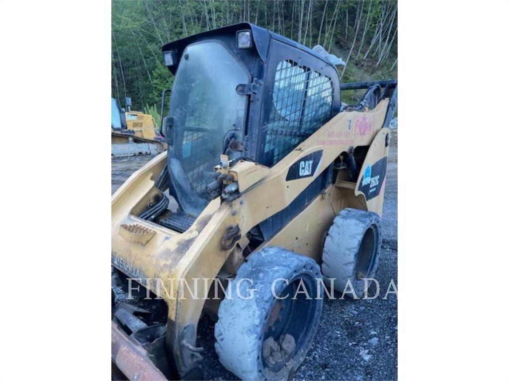 CAT 262C Mini Pale Gommate