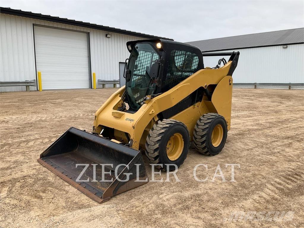 CAT 262C Mini Pale Gommate