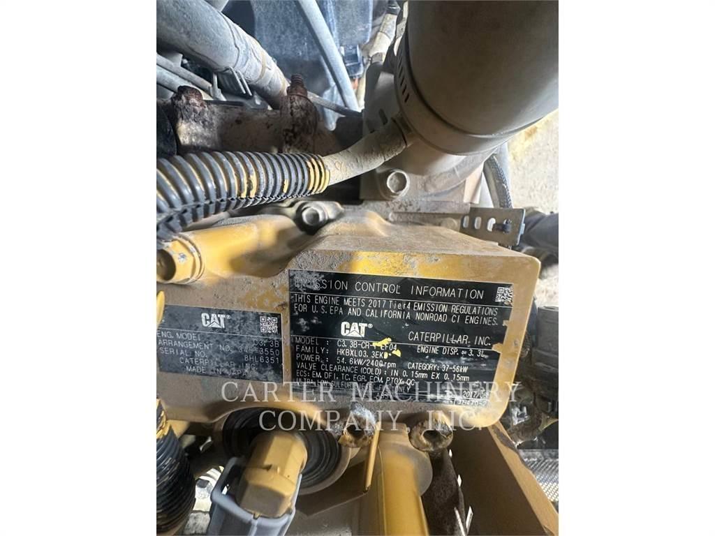 CAT 262D Mini Pale Gommate