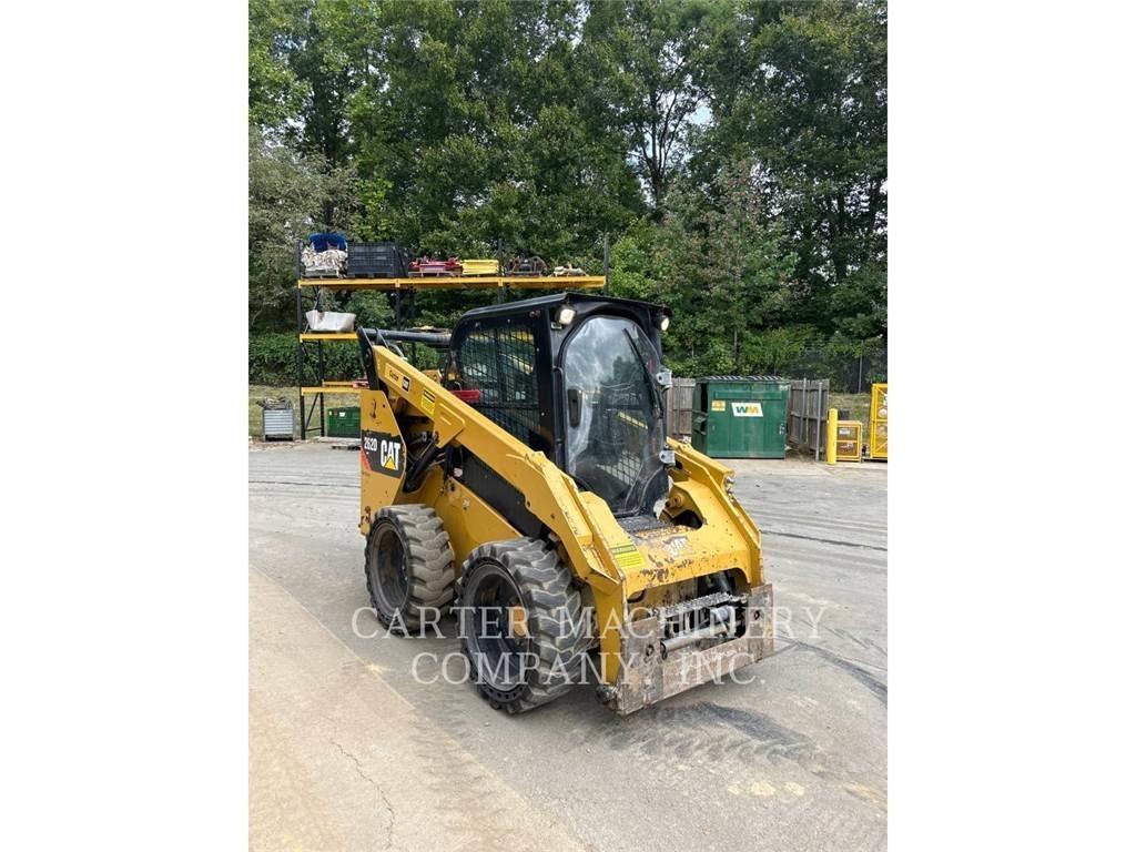 CAT 262D Mini Pale Gommate
