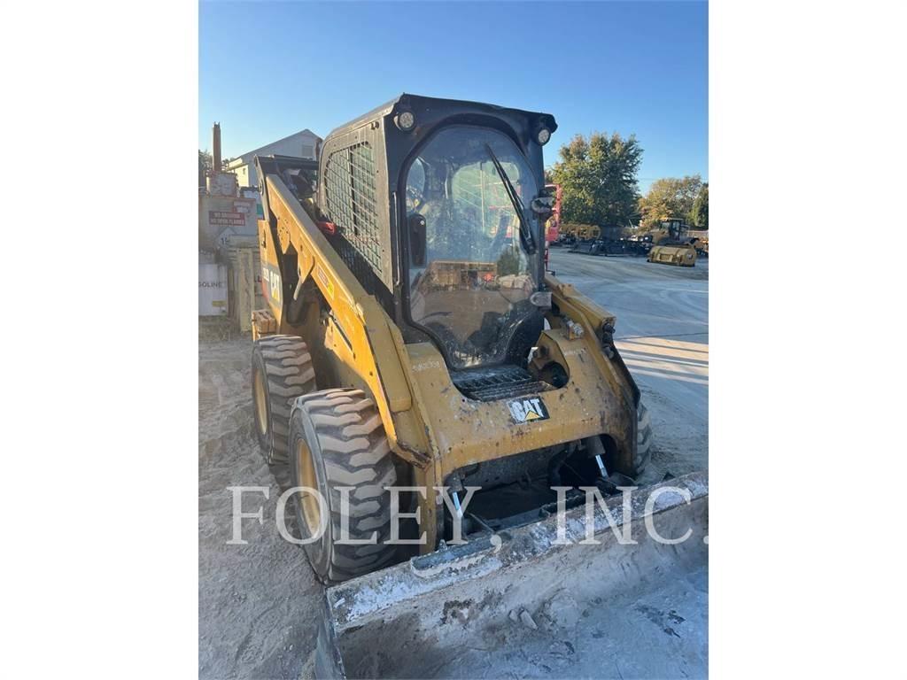 CAT 262D Mini Pale Gommate