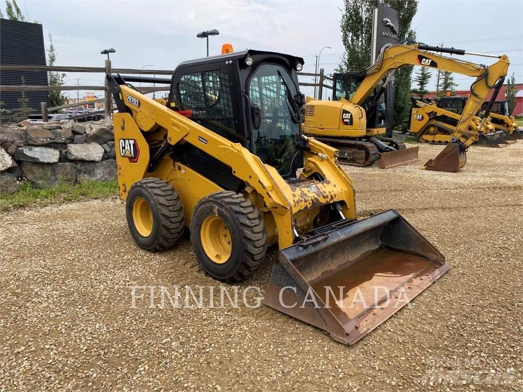 CAT 262D Mini Pale Gommate