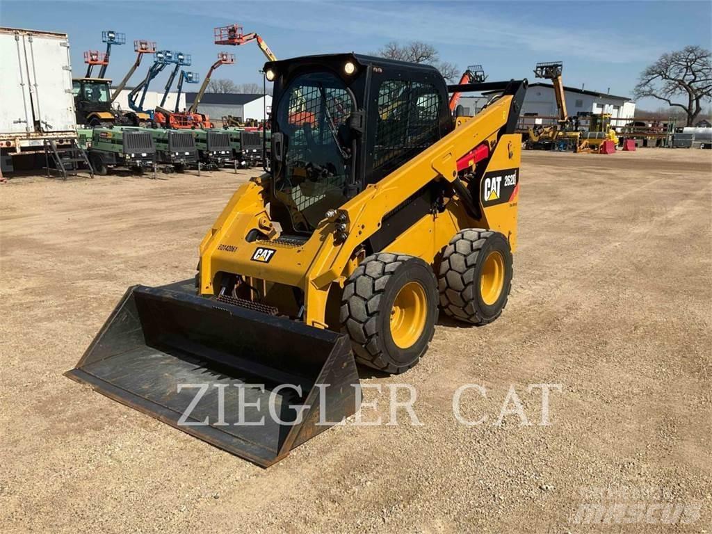 CAT 262D Mini Pale Gommate