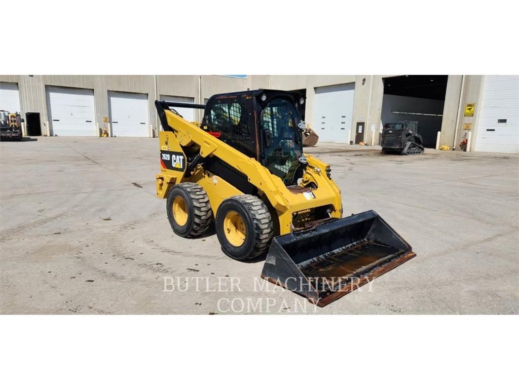 CAT 262D Mini Pale Gommate