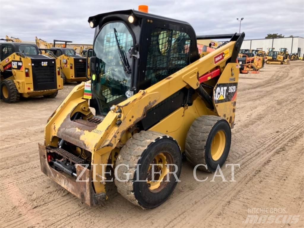 CAT 262D Mini Pale Gommate