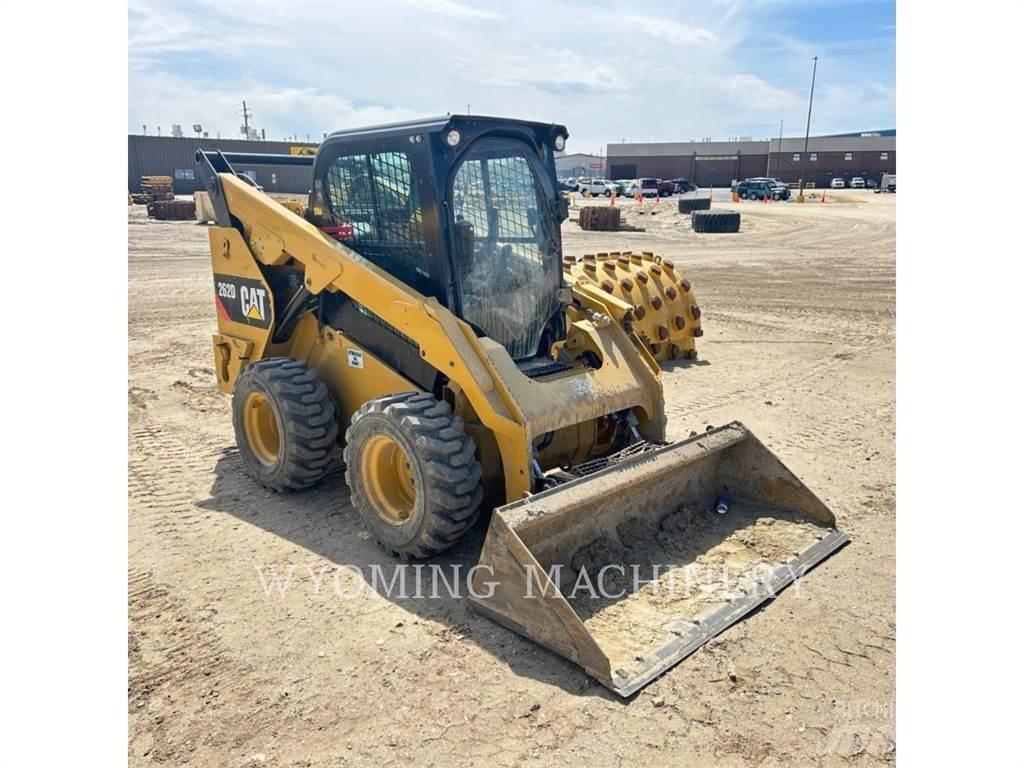 CAT 262D Mini Pale Gommate