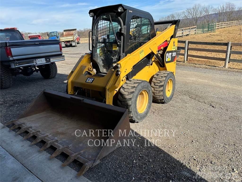 CAT 262D Mini Pale Gommate