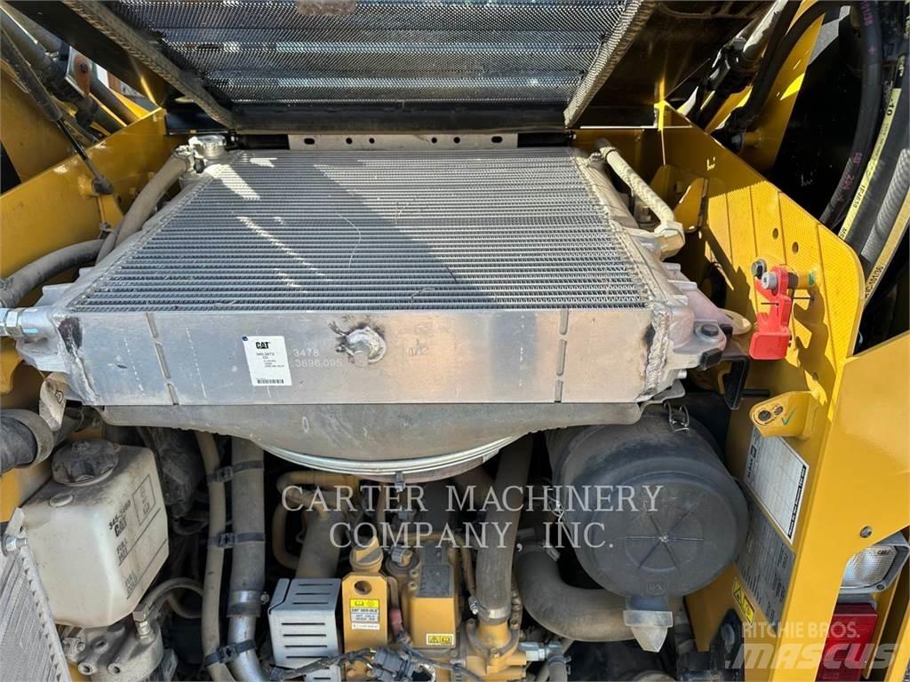 CAT 262D Mini Pale Gommate