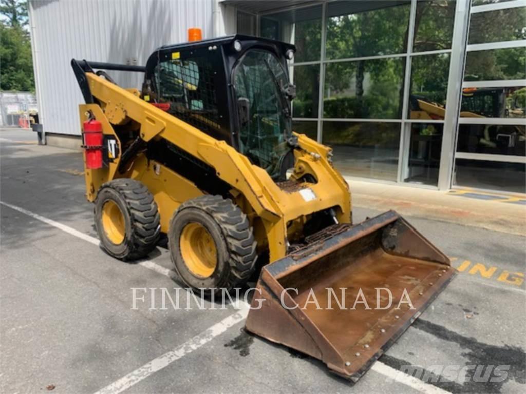 CAT 262D Mini Pale Gommate