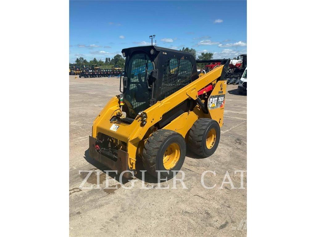 CAT 262D Mini Pale Gommate