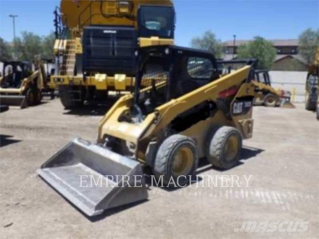 CAT 262D Mini Pale Gommate