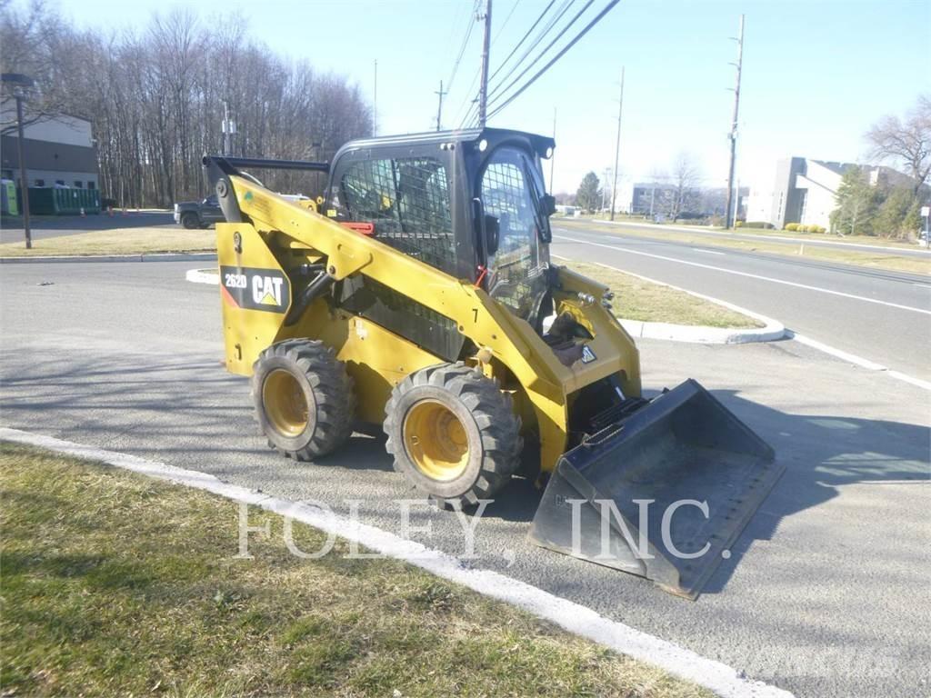 CAT 262D Mini Pale Gommate