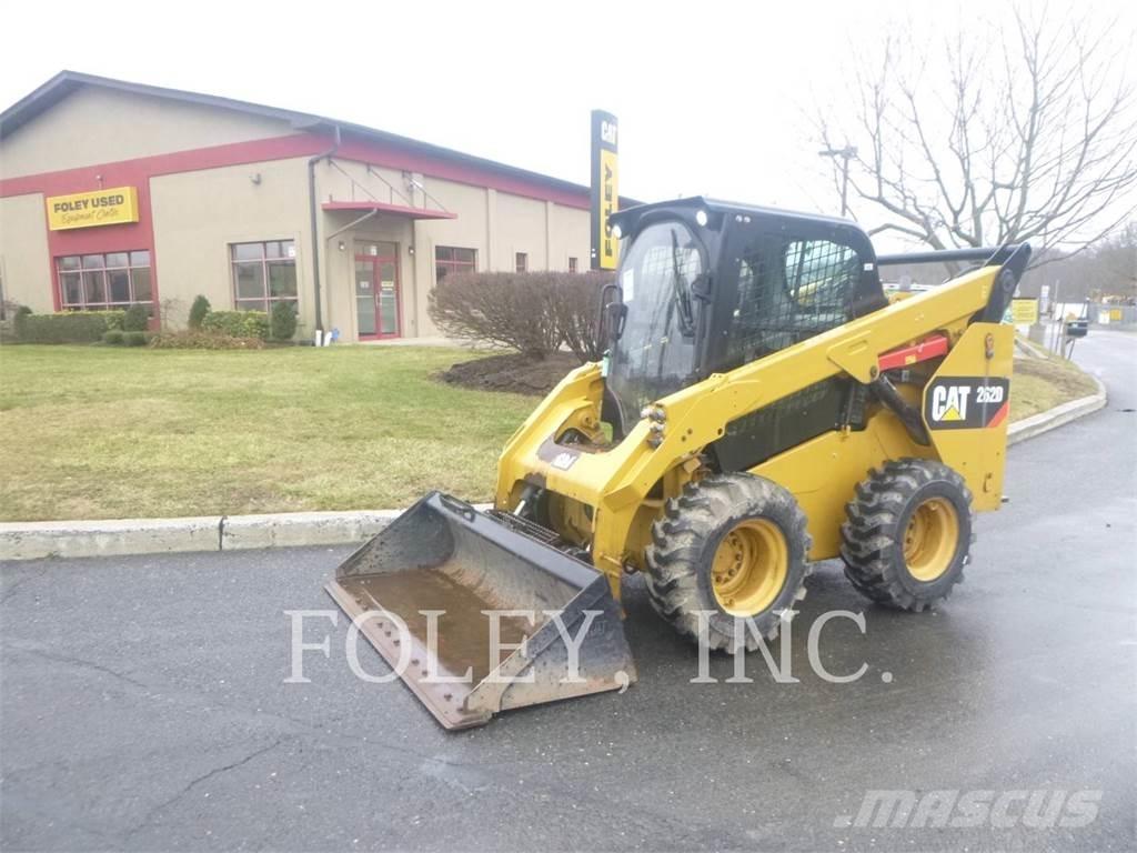 CAT 262D Mini Pale Gommate