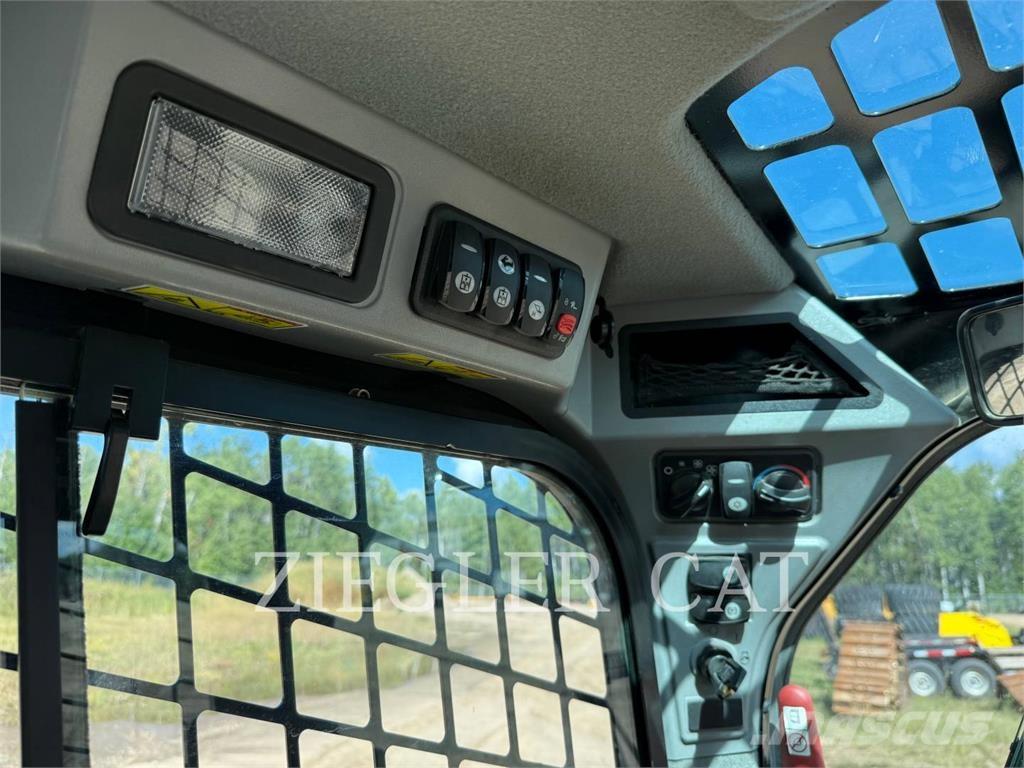 CAT 262D Mini Pale Gommate