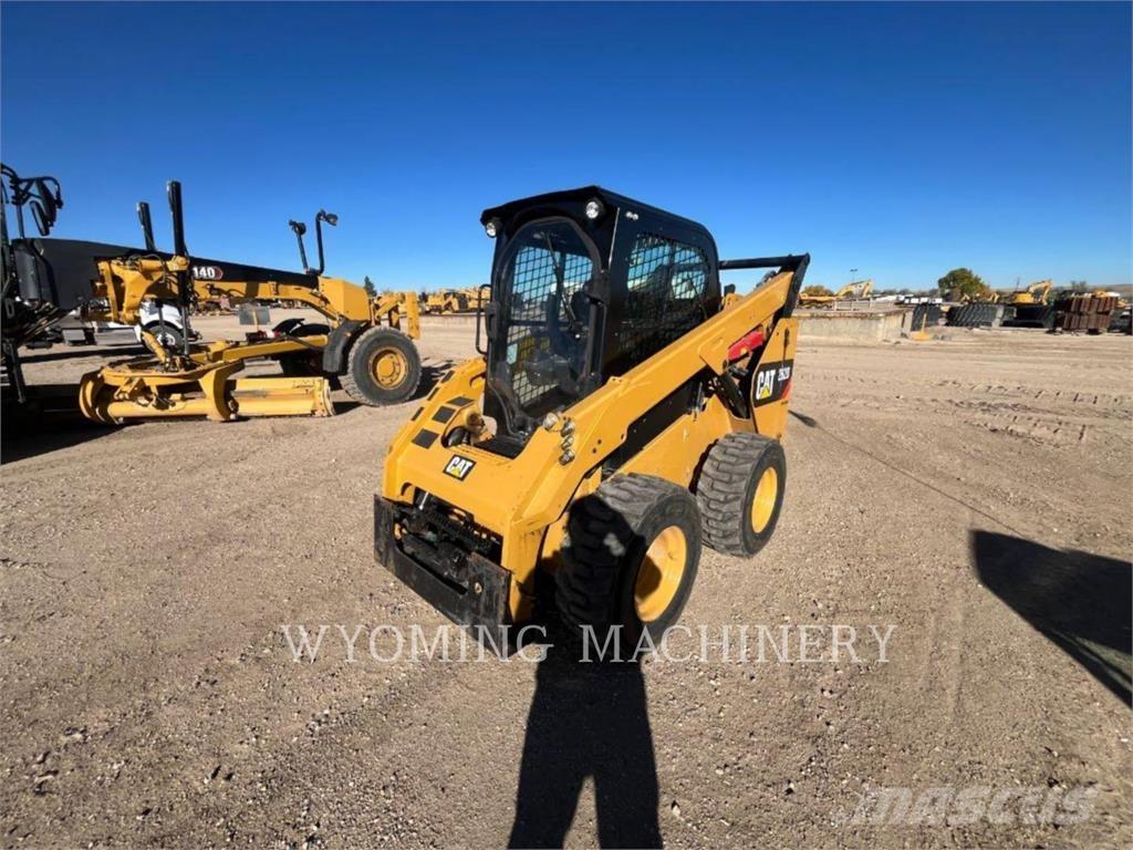 CAT 262D Mini Pale Gommate