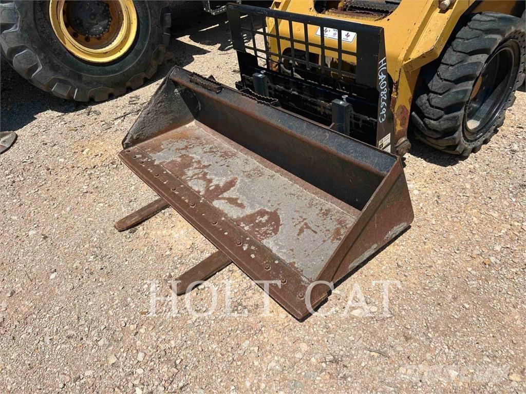 CAT 262D Mini Pale Gommate