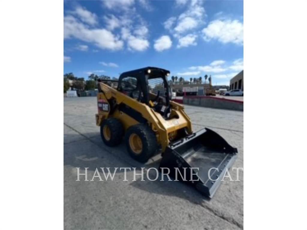 CAT 262D Mini Pale Gommate