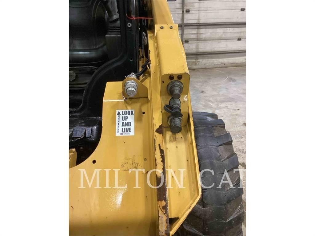 CAT 262D 3 Mini Pale Gommate