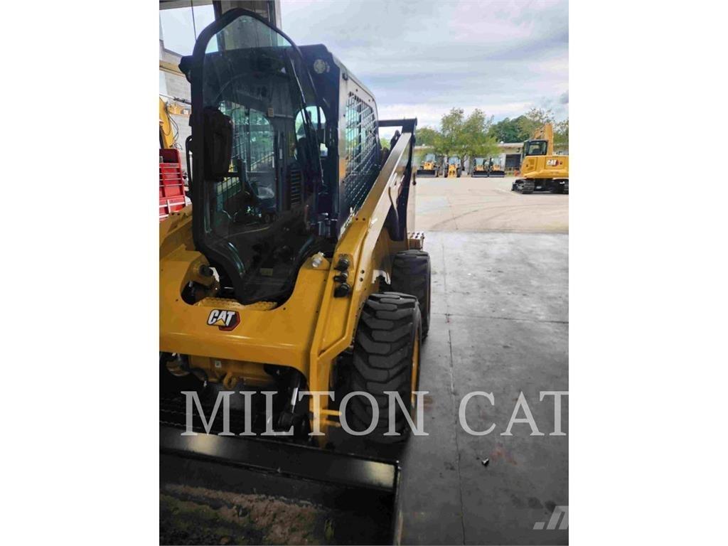 CAT 262D 3 Mini Pale Gommate