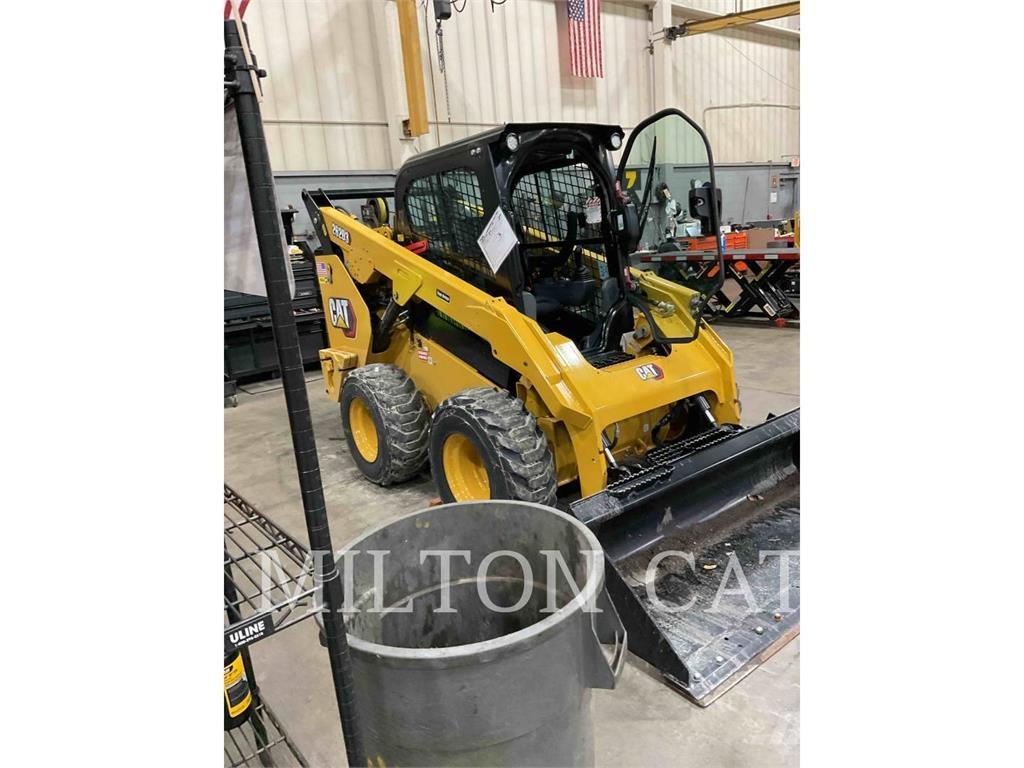 CAT 262D 3 Mini Pale Gommate