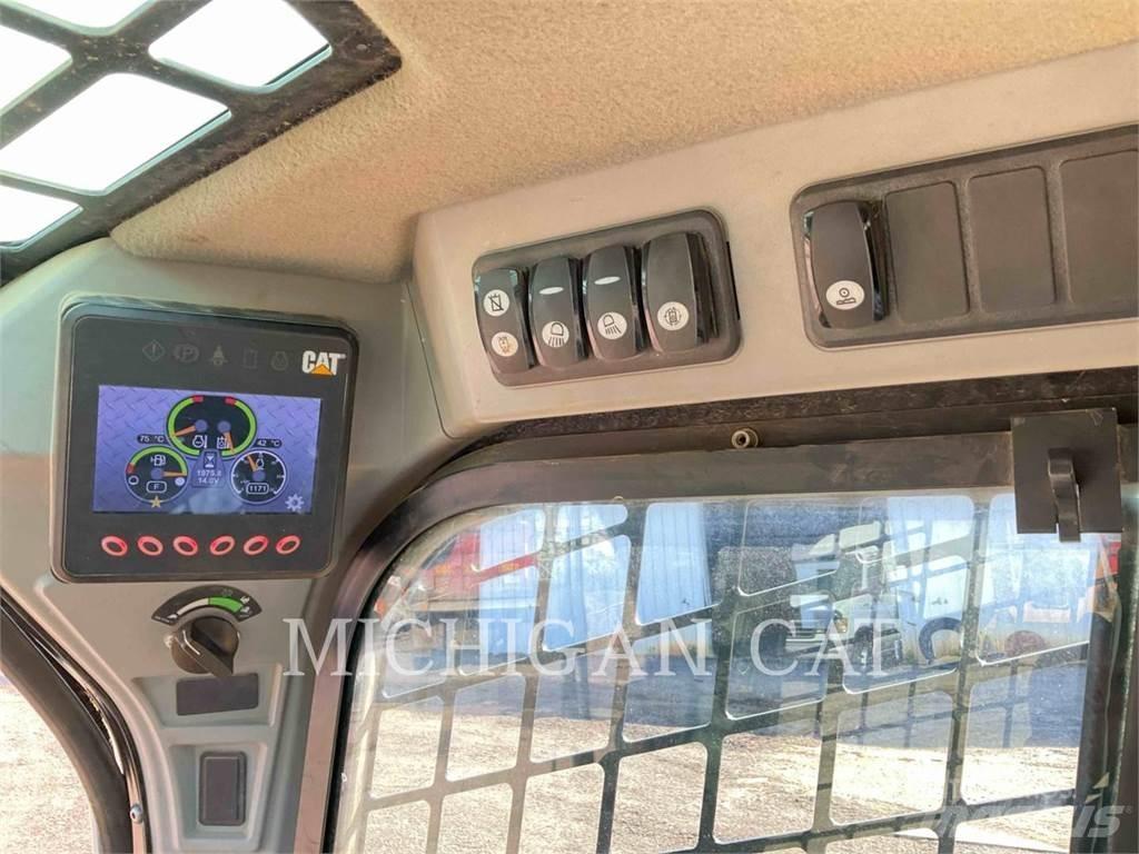 CAT 262D A2RQ Mini Pale Gommate