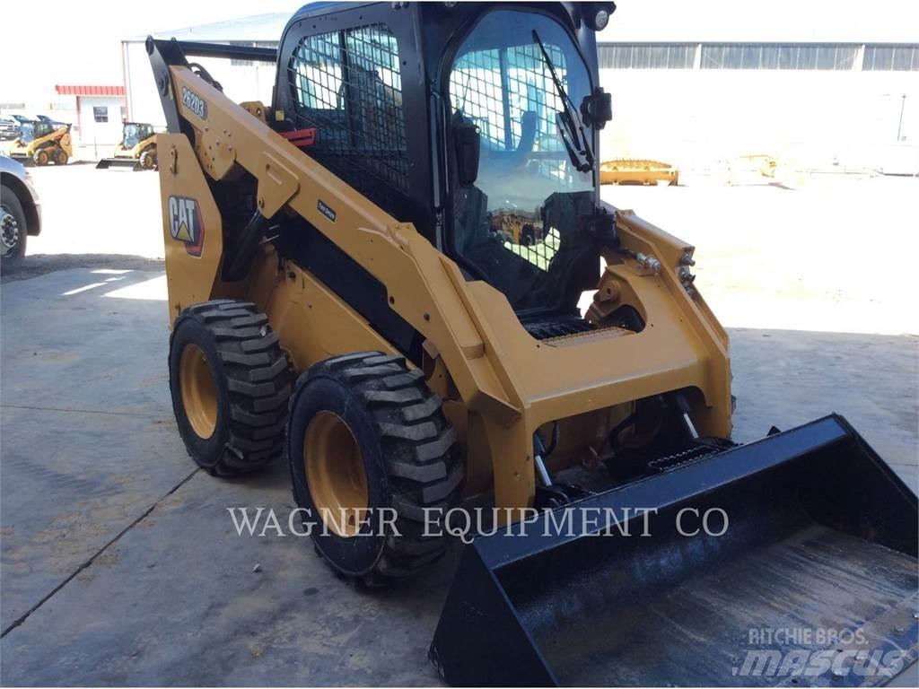 CAT 262D3 Mini Pale Gommate