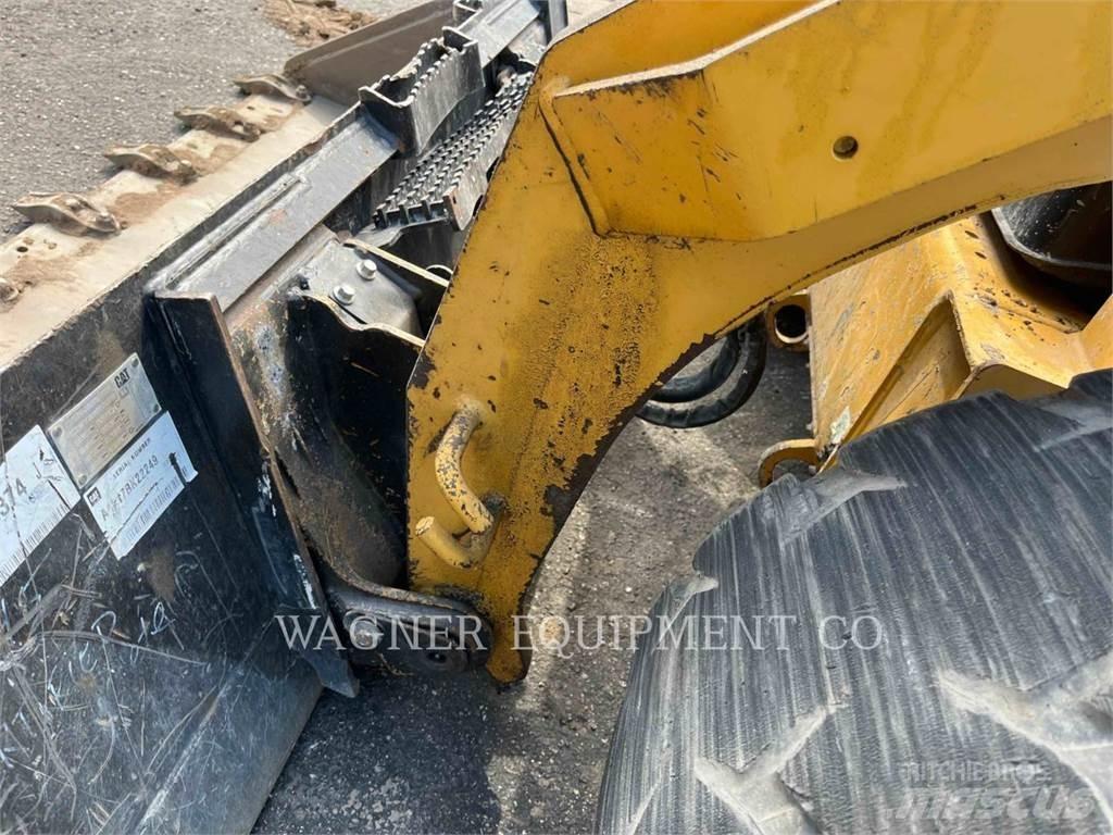 CAT 262D3 Mini Pale Gommate
